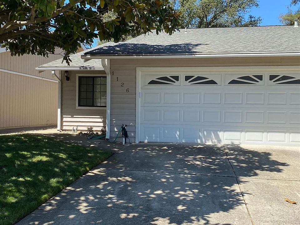 2nd image of 1126 Meadow Gate Dr