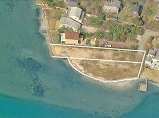 37 Gardners Ln, Hampton Bays, NY 11946