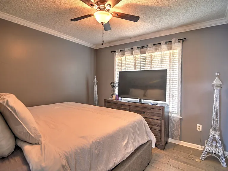 4120 Clay Dr — Photo 18