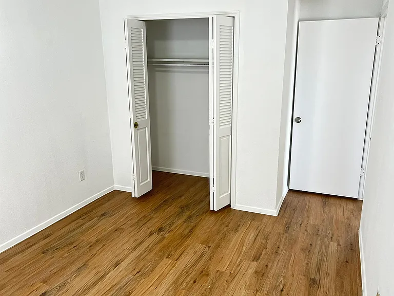Pinewood Townhomes — Photo 5