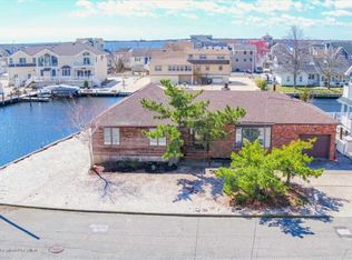29 Venetian Ct, Toms River, NJ 08753