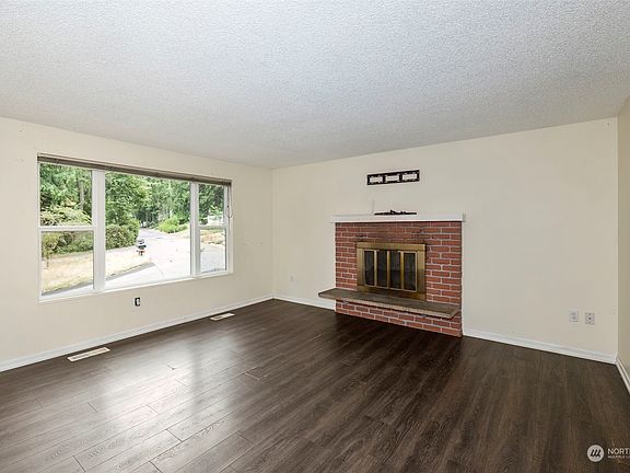 3rd image of 7628 Tyee Way NE