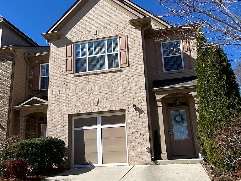5302 Sherwood Way — Photo 1