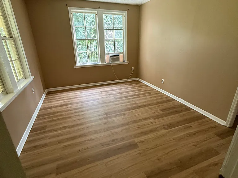 210 N Steele Ave #A — Photo 6