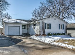 7903 Grover St, Omaha, NE 68124
