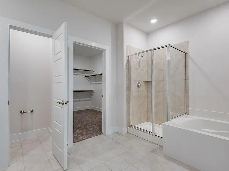 2433 Siskiyou St — Photo 13
