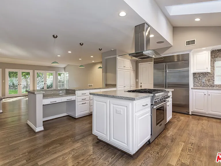1277 N Norman Pl — Photo 10