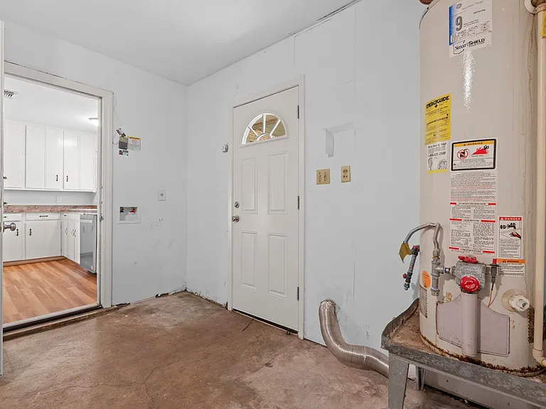 1027 Stonecrest Dr — Photo 24