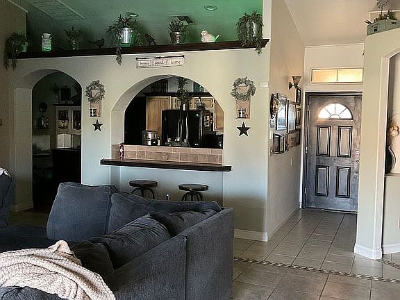 4th image of 730 W Azure Ave