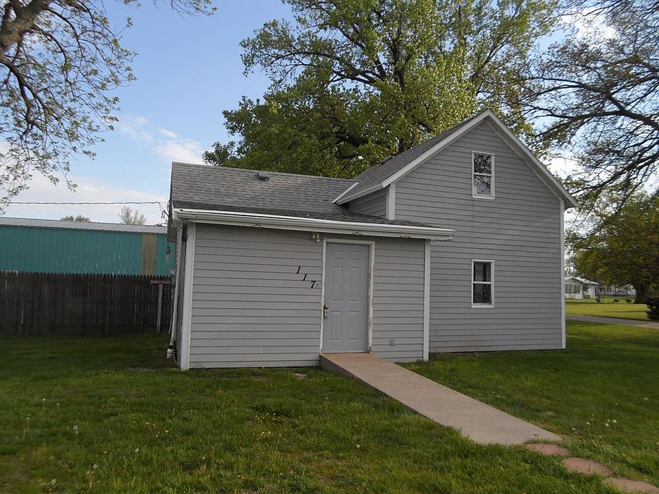 1st image of 117 W Poplar St