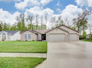 2107 McNair Ln, Auburn, IN 46706