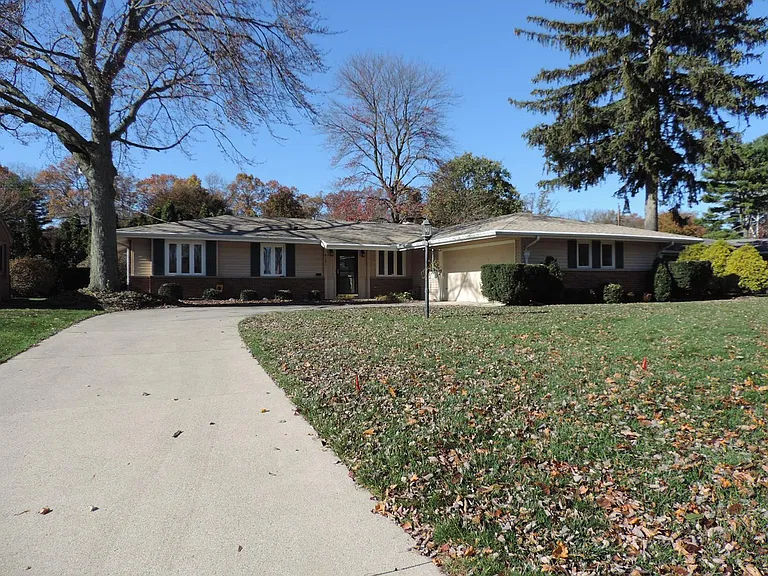 4121 Barbara Dr — Photo 1