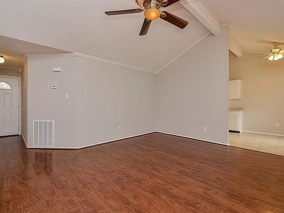 3rd image of 1007 Shadow Mountain Dr