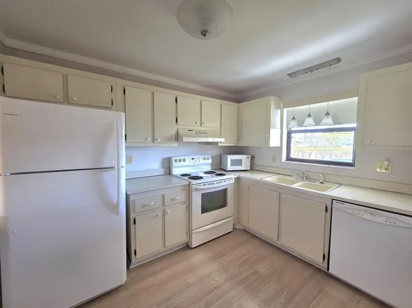 2101 W Woolbright Road #J102, Boynton Beach, FL 33426