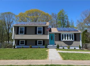 23 Robertson Rd, Hamden, CT 06518