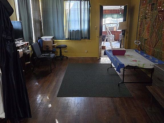 4th image of 207 Herbert St