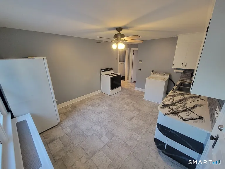 307 Hill St — Photo 2