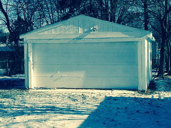 4th image of 1519 N Bosart Ave