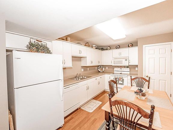 4th image of 2530 Coppergate Square Dr APT L