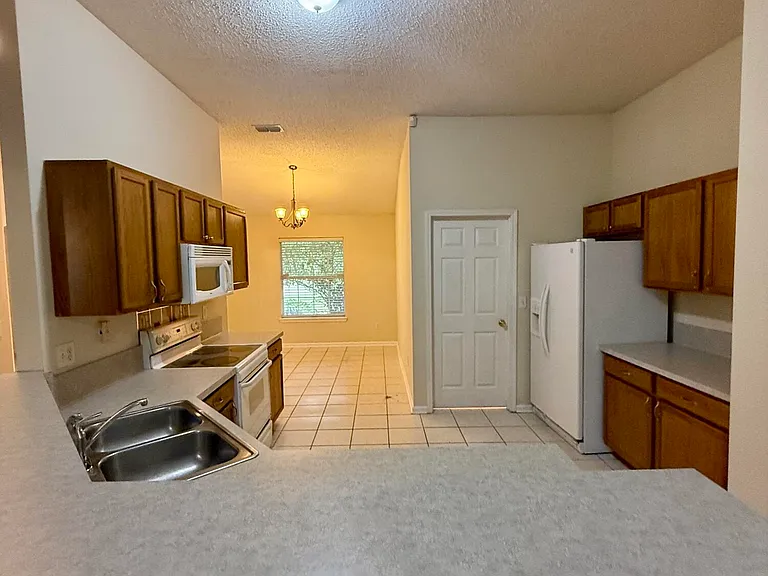 3150 Highland Grove Dr — Photo 11