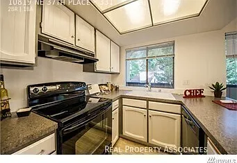 10819 NE 37th Pl #331 — Photo 2