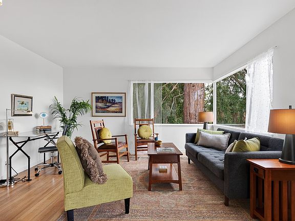 2nd image of 1825 Highland Pl #1831
