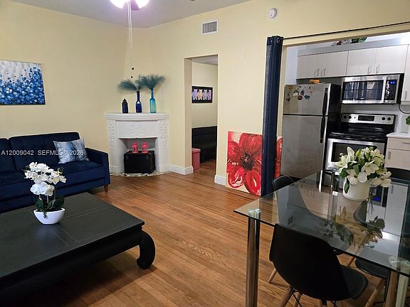 5th image of 1219 Meridian Ave APT 2