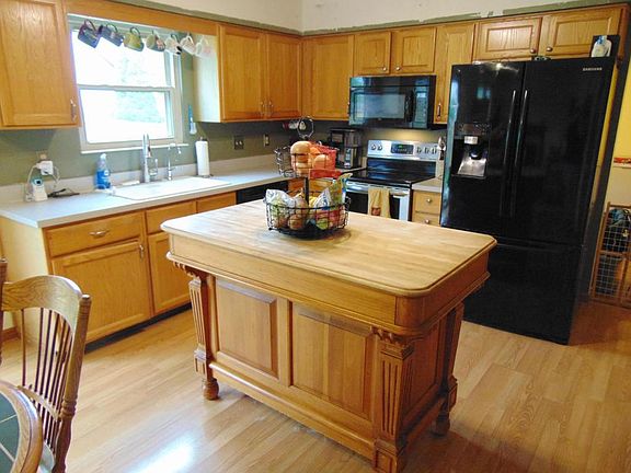 3rd image of 3282 Tumwater Valley Dr