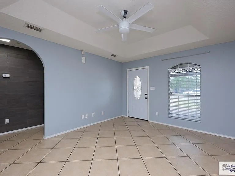 2804 Vienna St — Photo 2