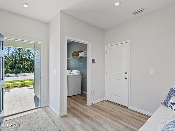 4th image of 1341 RIBBON Place
