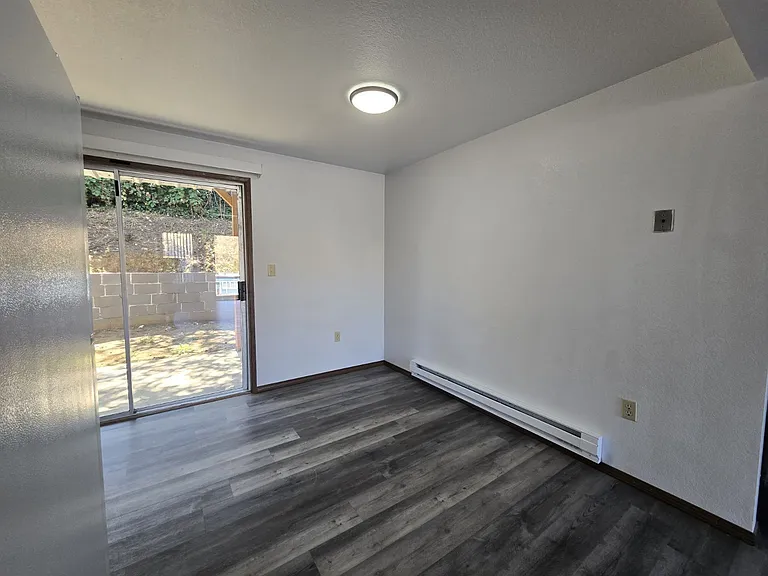 1011 SE Cobb St #5 — Photo 7
