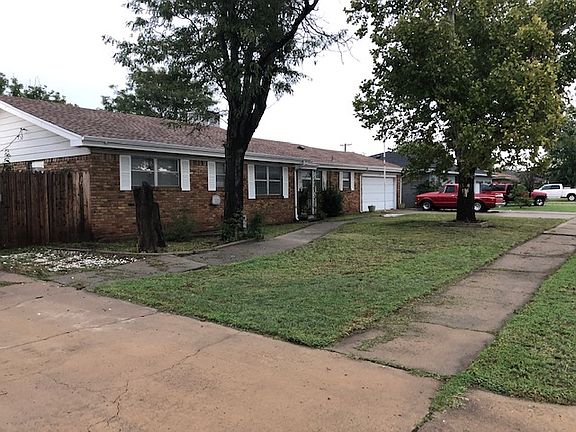 2nd image of 103 E 27th Ave