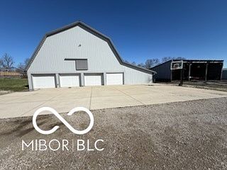 2nd image of 4665 S Mauxferry Rd