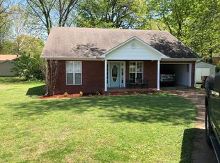 1028 Oaklawn St, Milan, TN 38358