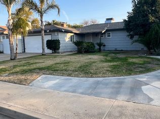 1905 Montgomery Ave, Bakersfield, CA 93304