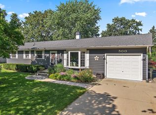 500 Arrowhead Trl, Carol Stream, IL 60188