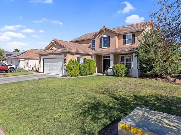 3rd image of 796 W Encore Drive