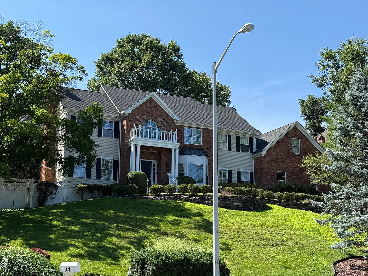 6 bed, 4.5 bath, 3535 sqft, $9,500 — Photo 2