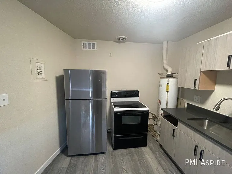 2376 N Emporia St — Photo 12