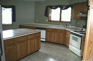 2nd image of 23975 Glenwood Cir
