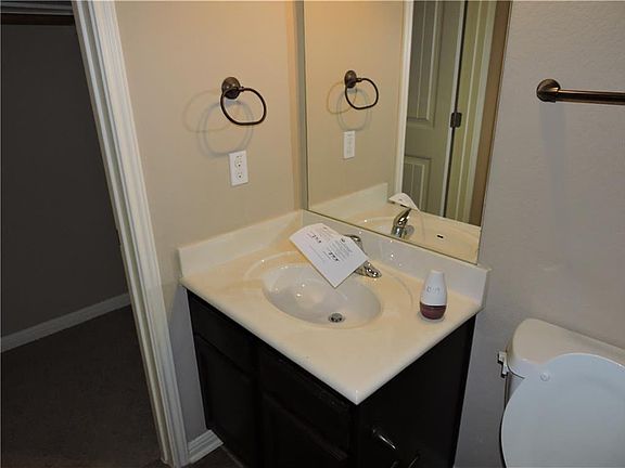 5th image of 1600 Greenside Dr