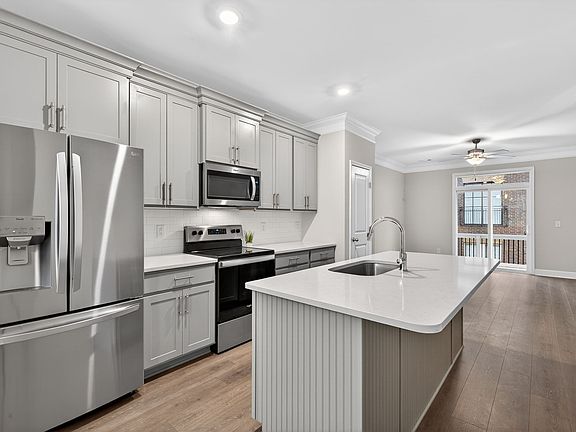 3rd image of 219 Muir Ave