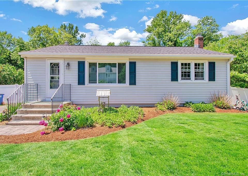 1st image of 27 Ironwood Dr