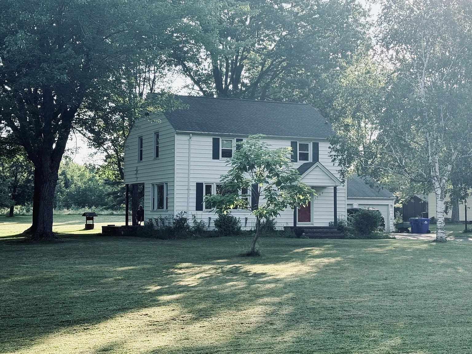 3 bed, 1.5 bath, 1743 sqft, $2,300 — Photo 1