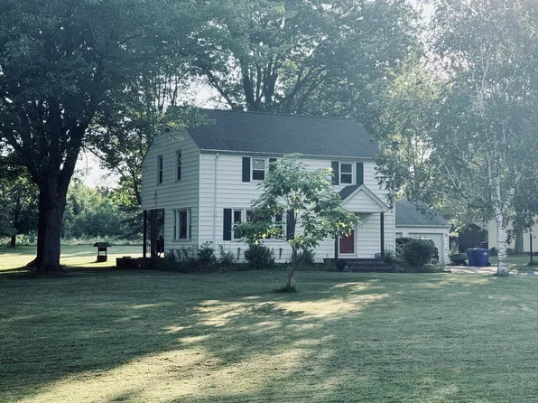 1592 N Creek Rd, Lake View, NY 14085