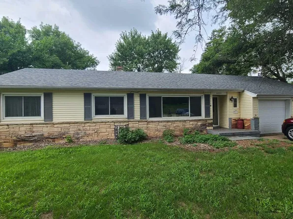 6826 N 60th St, Omaha, NE 68152