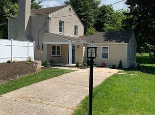 91 Pickford Ave, Ewing, NJ 08618