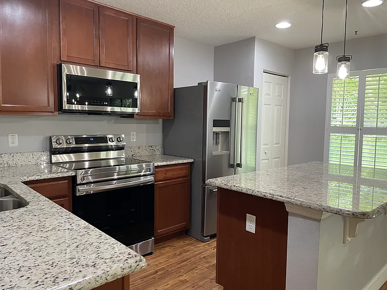 43 Pergola Pl — Photo 2