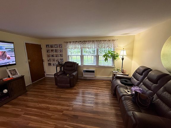 5th image of 23 Brickyard Rd #A
