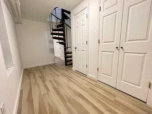 Rented by J PRESTON AND ASSOCIATES INC | media 27